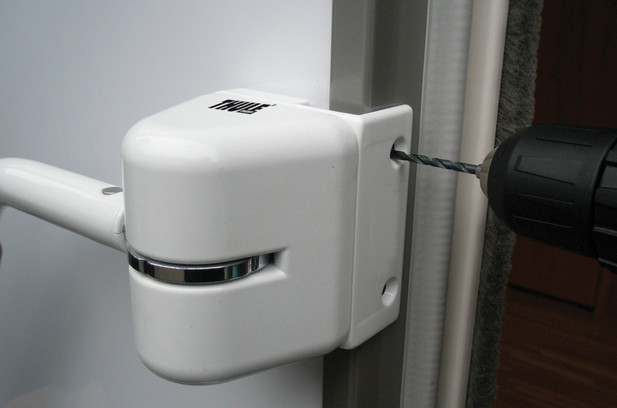 Thule turvakahvan kiinnityssarja kehykseen - LUKITUS - 1541 - 1