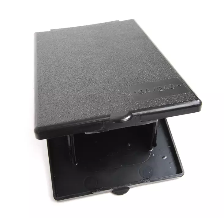 Rasian kansi musta Saranatapit eivät kuulu toimitukseen - Sähkörasiat, pistokkeet - 606 - 1