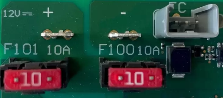 Truma sulake 10A, 10 kpl, Combi D -F- 04/2022- - Combi-lämmittimien varaosat - 18766 - 1